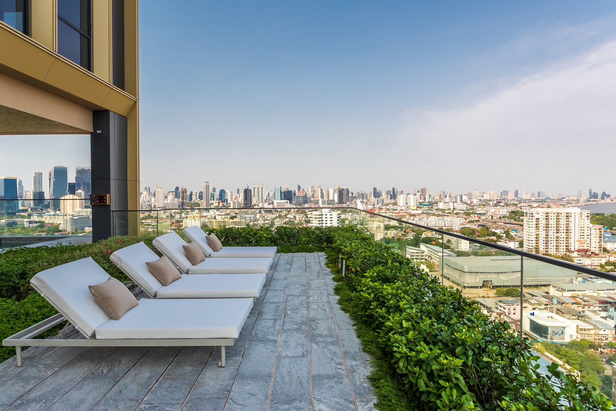The Issara Sathorn 4
